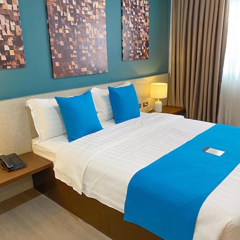 Fynn Boutique Hotel Bacoor Extérieur photo